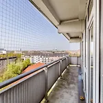 Stylish Apartment In Koeln-Deutz